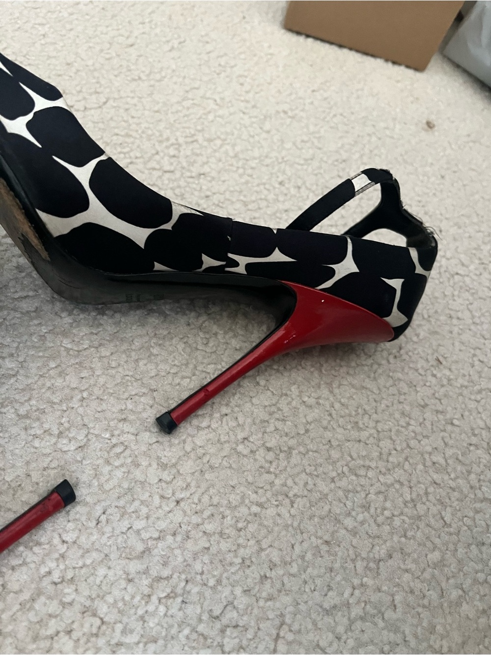 Gucci Nero Bianco Satin Red Heels - Black White Peep-Toe Ankle-Strap Pumps 8.5 - Picture 7 of 10